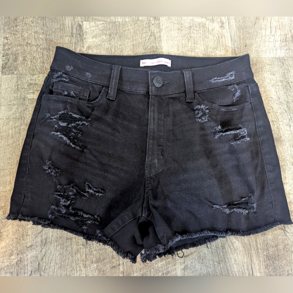 So Women's Black Curvy Shortie Distressed & Frayed Denim Shorts Sz.9